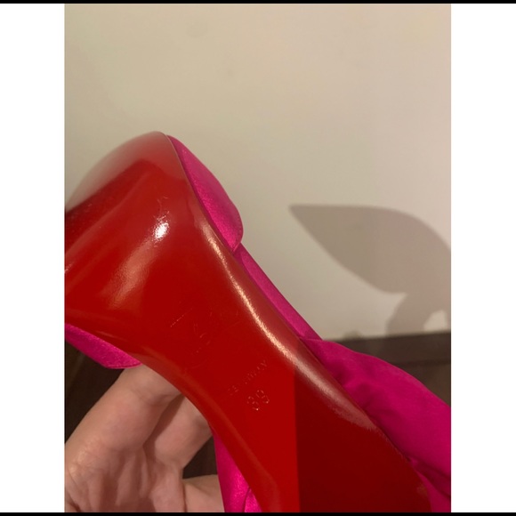 CHRISTIAN LOUBOUTIN
Douce du Desert 100 Satin Rose Pump 39 - Picture 8 of 10